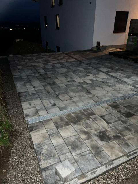 Tlakovanje i uređenje površina